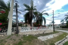  Stylish 3-bed, 3-bath furnished apartment