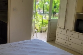 2 Bedrooms, 2 Bathrooms Apartment