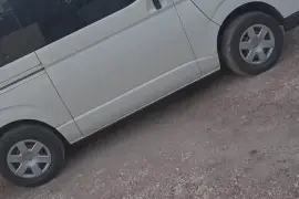 TOYOTA 2017 REGIUSACE