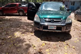 Green Honda CR-V 2002  