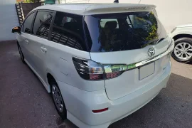 2014 Toyota Wish 