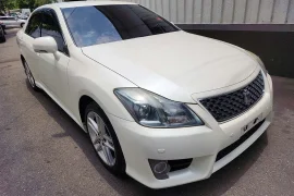 2013 Toyota Crown 