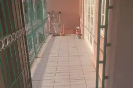 3 Bedrooms 3 Bathrooms Apartment