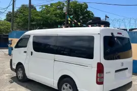 2007 Toyota Hiace Bus