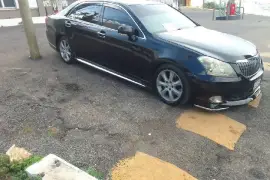 Toyota Majesta 2012