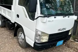 2018 Isuzu Elf