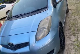 TOYOTA VITZ 2010