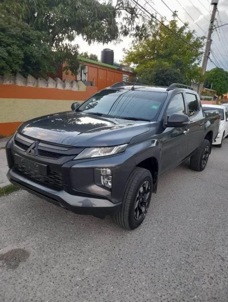 2021 Mitsubishi Sportero L200