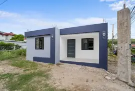 Modern 2 Bedrooms 2 Bathrooms House