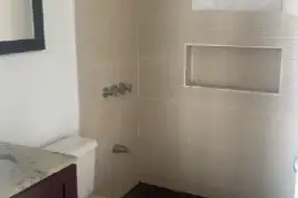 2 bdrms, 1 bthrm Apt