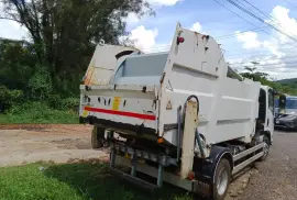 2011 Isuzu Garbage Truck