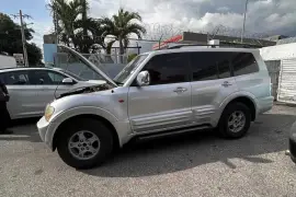 2001 Mitsubishi Pajero