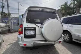 2001 Mitsubishi Pajero