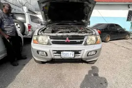 2001 Mitsubishi Pajero