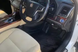 2014 Toyota Crown Royal Saloon